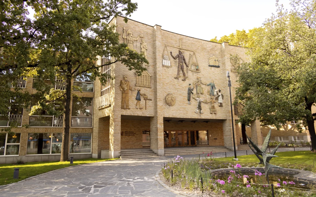 Runeberginkatu 14–16 – Töölön ikoninen toimitilakiinteistö, jossa historia ja nykyaika kohtaavat