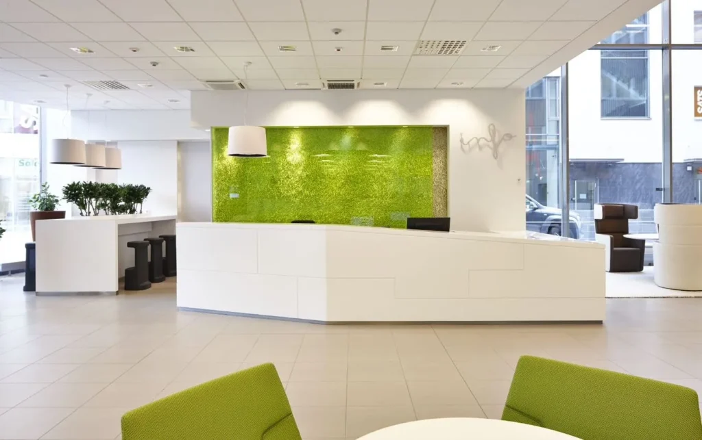 Tyylikäs aulatila Alberga Business Parkissa bertel jungin aukio 3