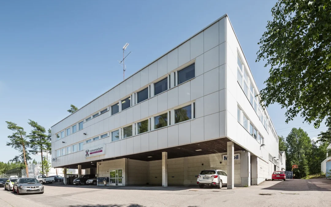 Tuotantotilan sähköteho – paljonko tehoa yritys tarvitsee ja miten kapasiteetti tarkistetaan?